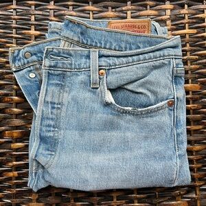 levi’s 501 light wash straight jeans